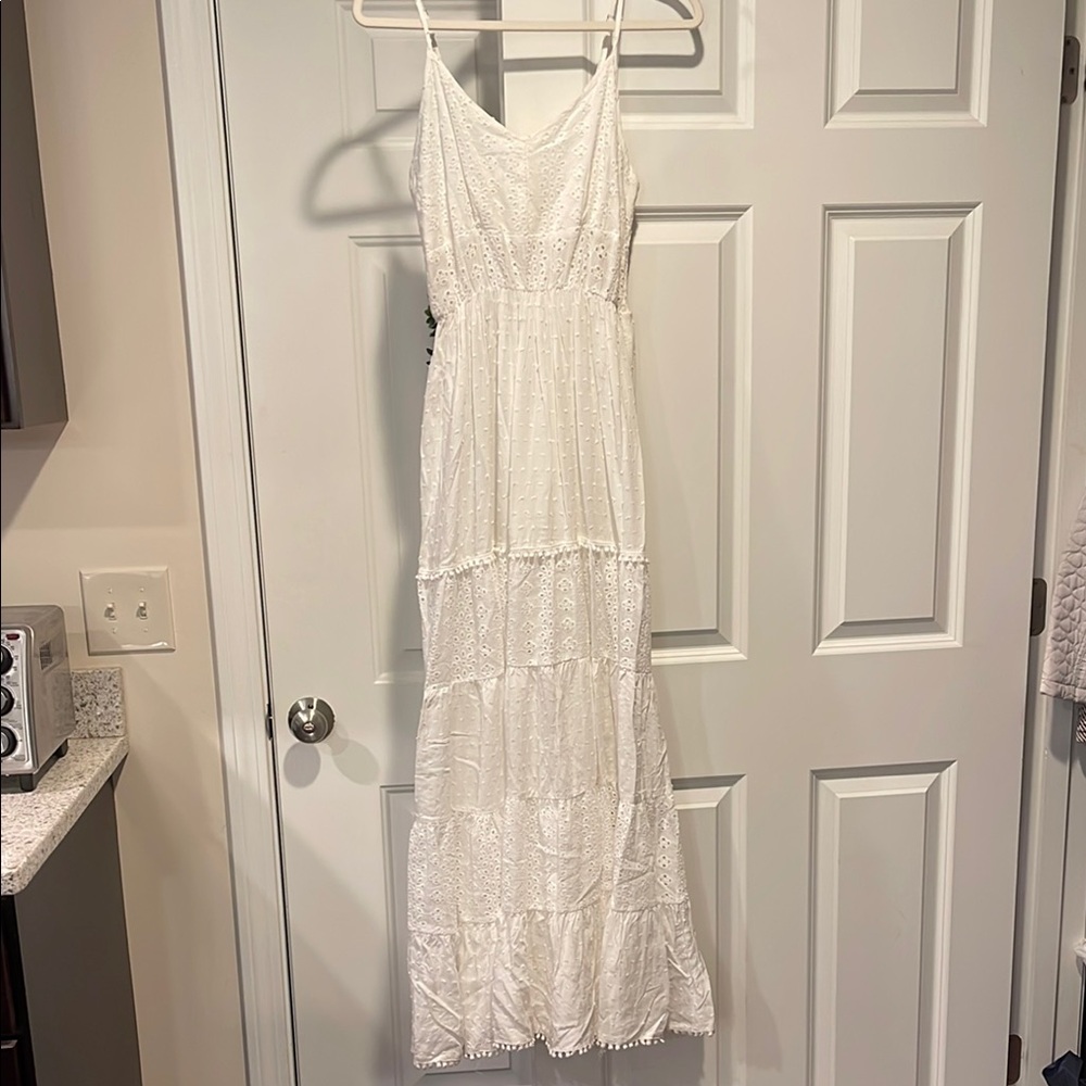 Elegant White Maxi Dress